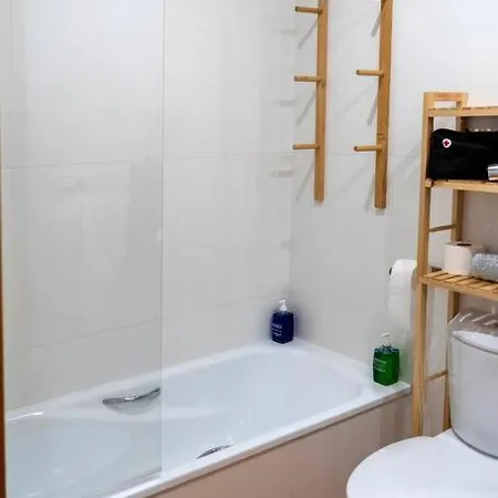 Apartament Precioso Estudio -centrico-garaje- Moderno-netflix